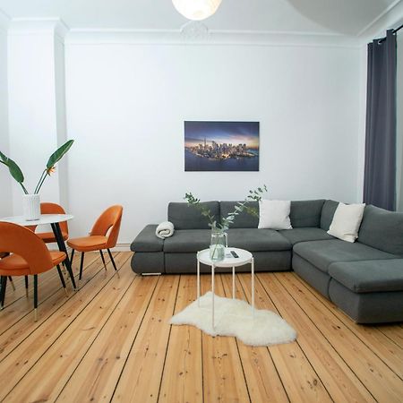 Wunderschoen, Hell Und Gross Berlin Exterior photo